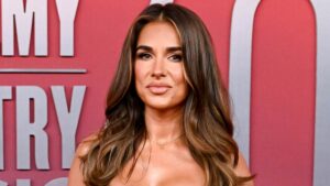 Country singer Jessie James Decker, 38, shares incredible before-and-after weight loss photos… as she makes exciting career pivot