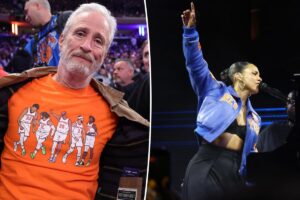 Fans swarm Jon Stewart and Alicia Keys belt out New York anthem after Knicks win