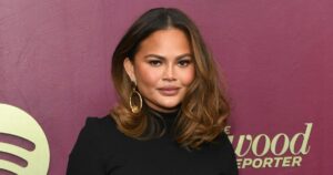 Chrissy Teigen Announces Father’s Death in Emotional Message: ‘I Will Talk to You Every Night’
