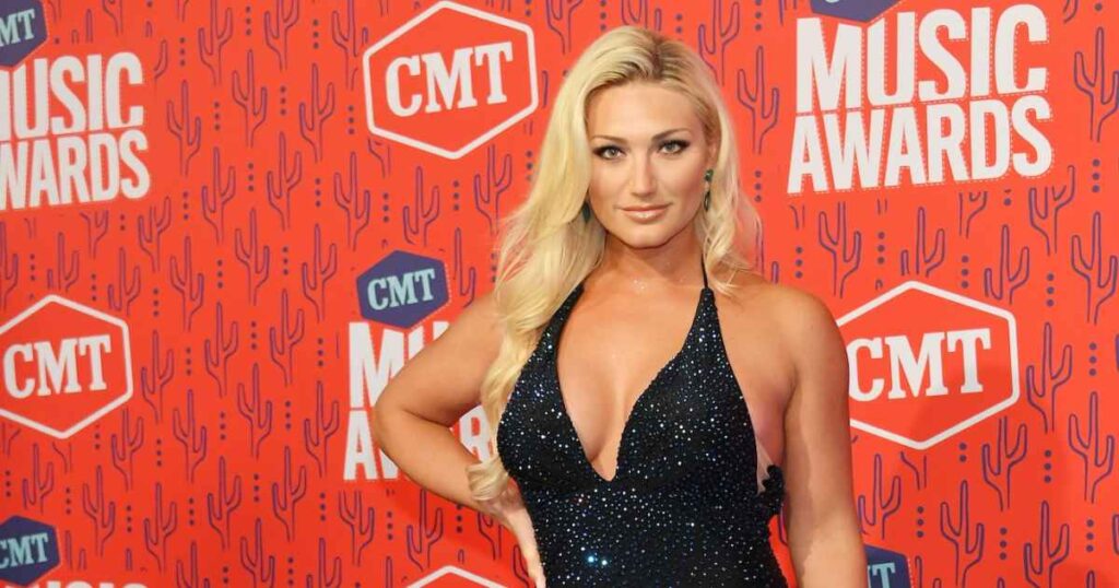 Brooke Hogan Addresses Speculation She Has a ‘Team’ to Help Her: ‘Doing It On Our Own’