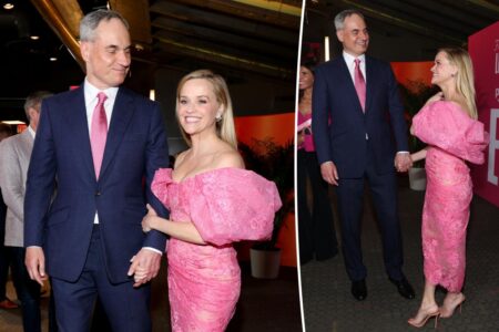 Reese Witherspoon shares rare PDA moment with billionaire boyfriend Oliver Haarmann at ‘Elle’ premiere