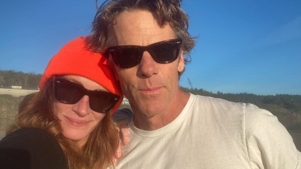 Julia Roberts shares rare selfie with husband Danny Moder as they celebrate their 24th anniversary