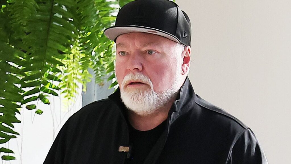Kyle Sandilands is seen for the first time back at work as he films a mysterious show in his Vaucluse mansion