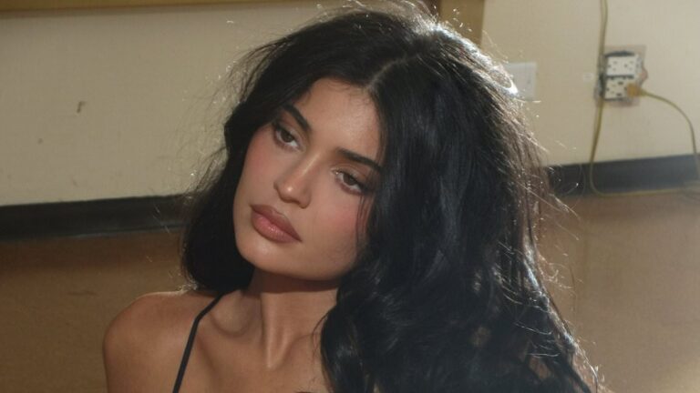 Kylie Jenner flaunts her famous curves while posing in her ‘dream bikini’ for sexy swimwear photoshoot