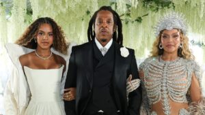 Beyonce and daughter Blue Ivy make surprise appearance at Jay-Z concert