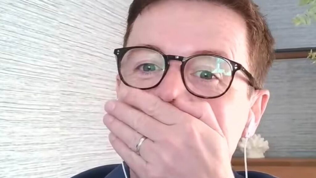 Declan Donnelly reveals he hit Ant McPartlin’s daughter’s boyfriend on the head on the golf course and says: ‘he was in a lot of pain. I feel so bad’