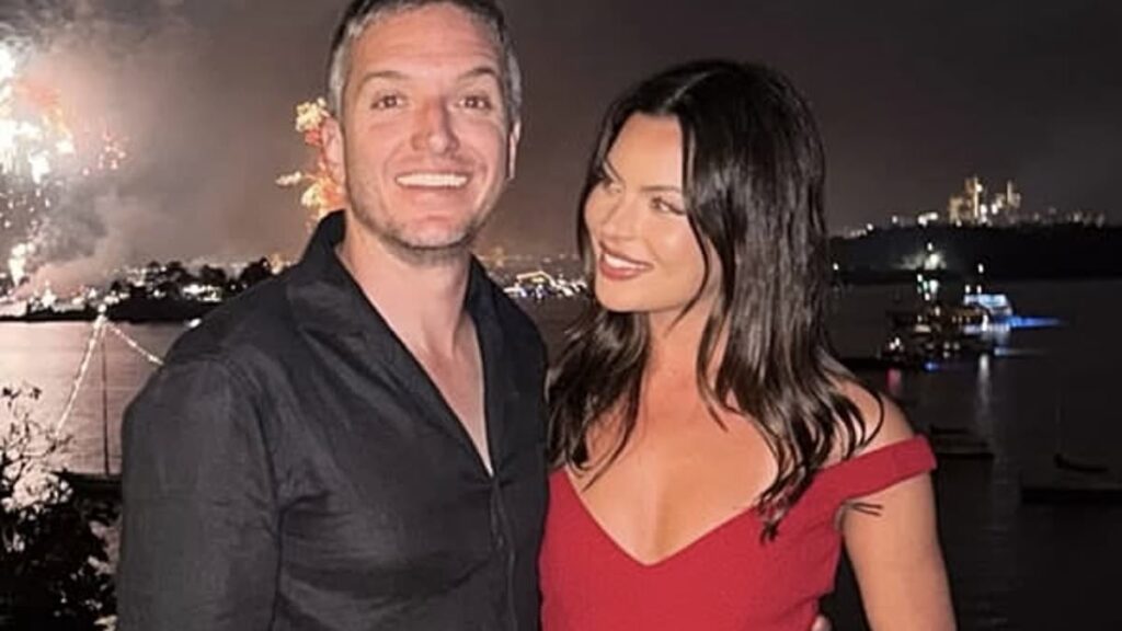 Messy end to Barrenjoey banker’s break-up… Plus, school gate romance for real estate agent whose divorce gripped the industry – and Perth widow finds her ‘soulmate’ in Europe: THE GROUP CHAT