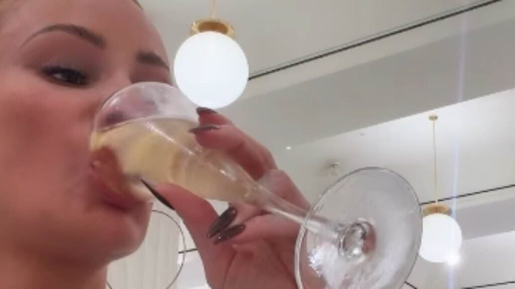 ‘Can you just let us know you’re alive?’ Olivia Attwood shares concerned message from friend after waking up late following a seven-hour bender over Bradley Dack
