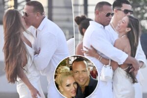 Alex Rodriguez makes out with mystery woman at star-studded party after Jaclyn Cordeiro breakup