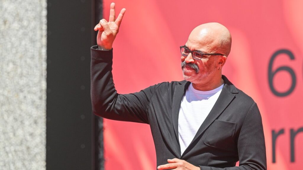 Jeffrey Wright Reflects on Matt Reeves’ “Fresh” Take of ‘The Batman’ Franchise, Collaborating With Wes Anderson: “He’s His Own Genre”