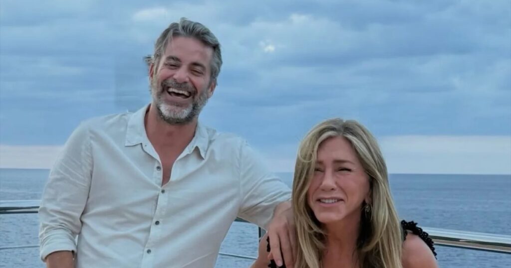 Jennifer Aniston Shares Rare Glimpse Into Life With Boyfriend Jim Curtis: Photos