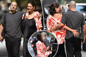 Katie Holmes gets handsy with artist Jason Bard Yarmosky as romance rumors heat up