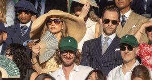 Jennifer Lopez’s Wide-Brim Floppy Hat Is So Classy, We Found 13 Similar Picks — From $9