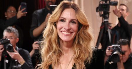 Julia Roberts’ Loose ‘Vacation Pants’ Are Still a Summer Must-Have — Copy the Look for $20