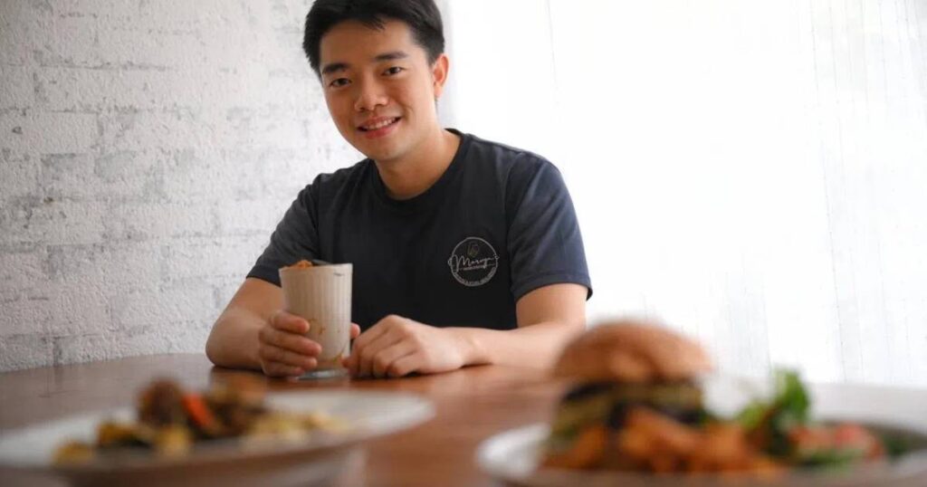 After losing $90,000 on a Bangkok restaurant at 25, Mervyn Chua now runs 2 Singapore eateries
