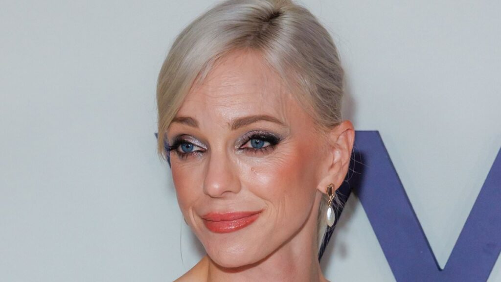 Anna Faris reignites fan concern with latest red carpet appearance: ‘Is she okay?’