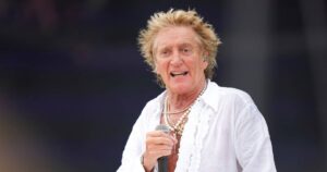 Sir Rod Stewart calls off remaining tour dates after coronary stent procedure