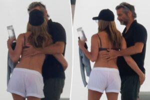 Bikini-clad Jennifer Aniston and boyfriend Jim Curtis make out during yacht getaway