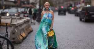 Muumuu Dresses Are the Unexpectedly Chic, Flattering Staple Rich Moms Are Grabbing ASAP