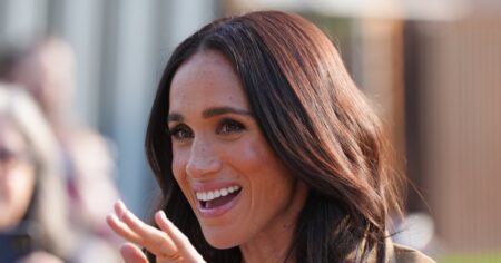 Meghan Markle’s Summer-to-Fall Top Screams ‘Cali Rich Girl’ — And Amazon Has a $20 Version