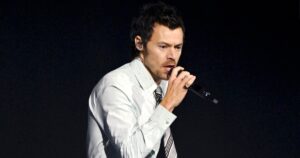 Harry Styles Expertly Recovers After Slipping and Falling During Mexico ‘Together Together’ Concert