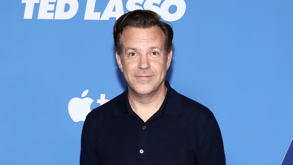 Jason Sudeikis Makes Cameo at Mumford & Sons Concert to Perform ‘Ted Lasso’ Theme Song