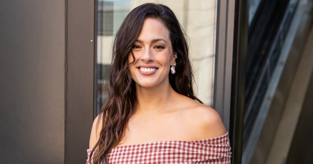 Ashley Graham Stuns in a Luxe-Looking One-Piece Swimsuit — This ‘Slimming’ $25 Pick Is Nearly Identical