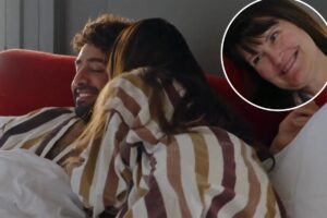 Mido gives Debby a brutal rating after they have sex for the first time