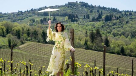 Hulu’s Parker Posey-Hosted Competition ‘The Mob’ Drops First Look, Sets Premiere Date