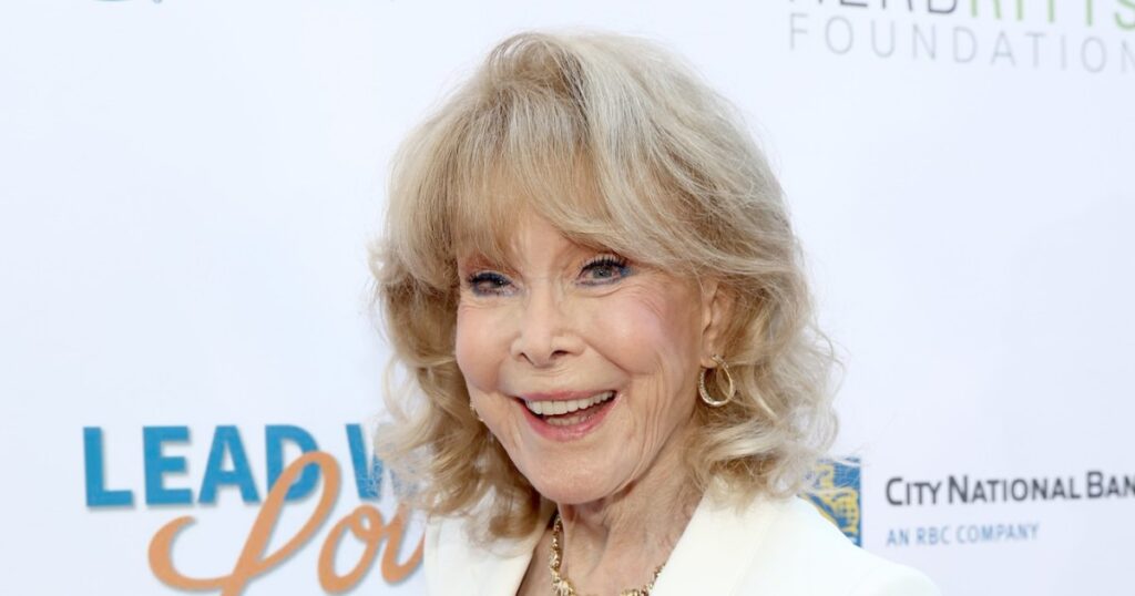 Barbara Eden, 95, Addresses ‘Miscommunication’ After Canceling Appearance Due to ‘Illness’