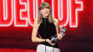 MTV Video Music Awards: Taylor Swift Wins Video of the Year, Madonna Nabs Seven Trophies