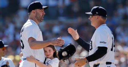 Justin Verlander Was ‘Totally Blindsided’ to See Daughter Run on Field After Last Game: ‘Sobbing’