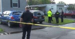 Man Arrested After Mom’s Body Found in Bathtub, Wrapped in Shower Curtain Following Stabbing