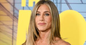 Want Jennifer Aniston’s Signature Glossy Hair? The Secret Is Actually a $26 Detangler on Amazon