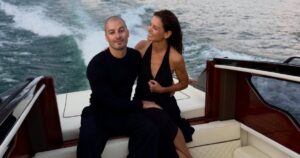 Katie Holmes Shows Off Bikini Body During PDA-Filled Boat Outing With BF Jason Bard Yarmosky