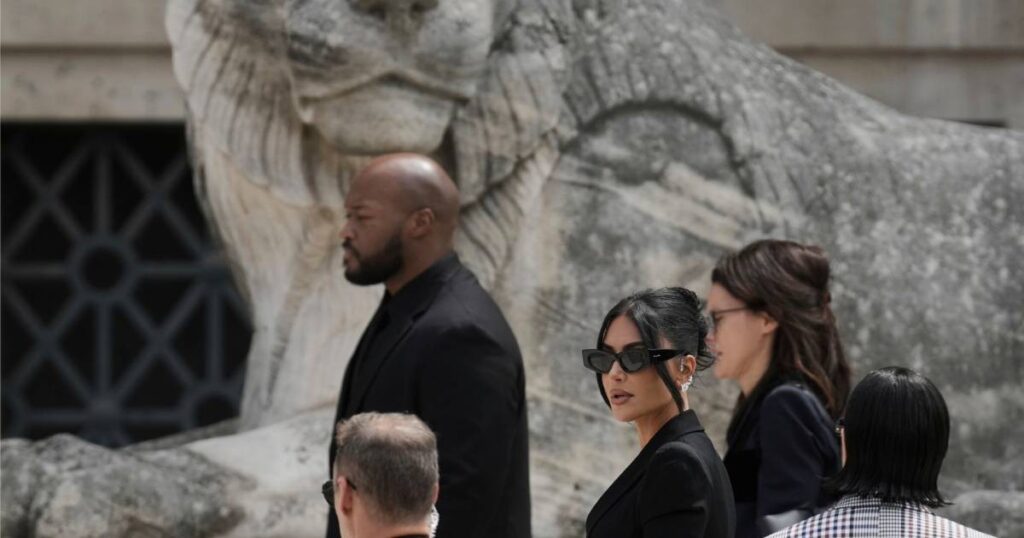 A Paris court awards Kim Kardashian 1 euro after her 2016 robbery, Entertainment News
