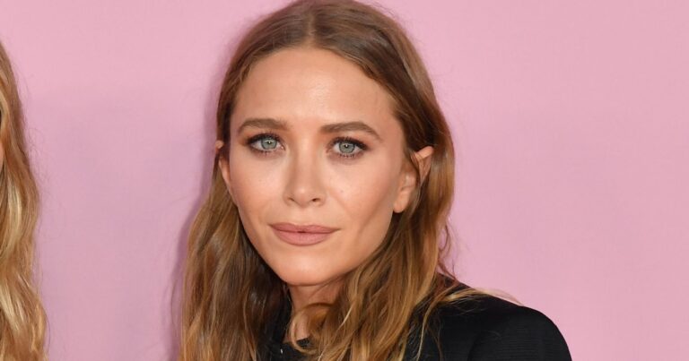 Chic! Mary-Kate Olsen Wore the Bag Trend That Makes Outfits Look Rich — Copy It for $31