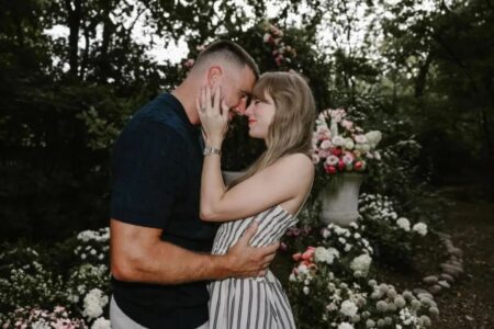Eyewitness gives the most detailed account of Travis and Taylor’s wedding yet